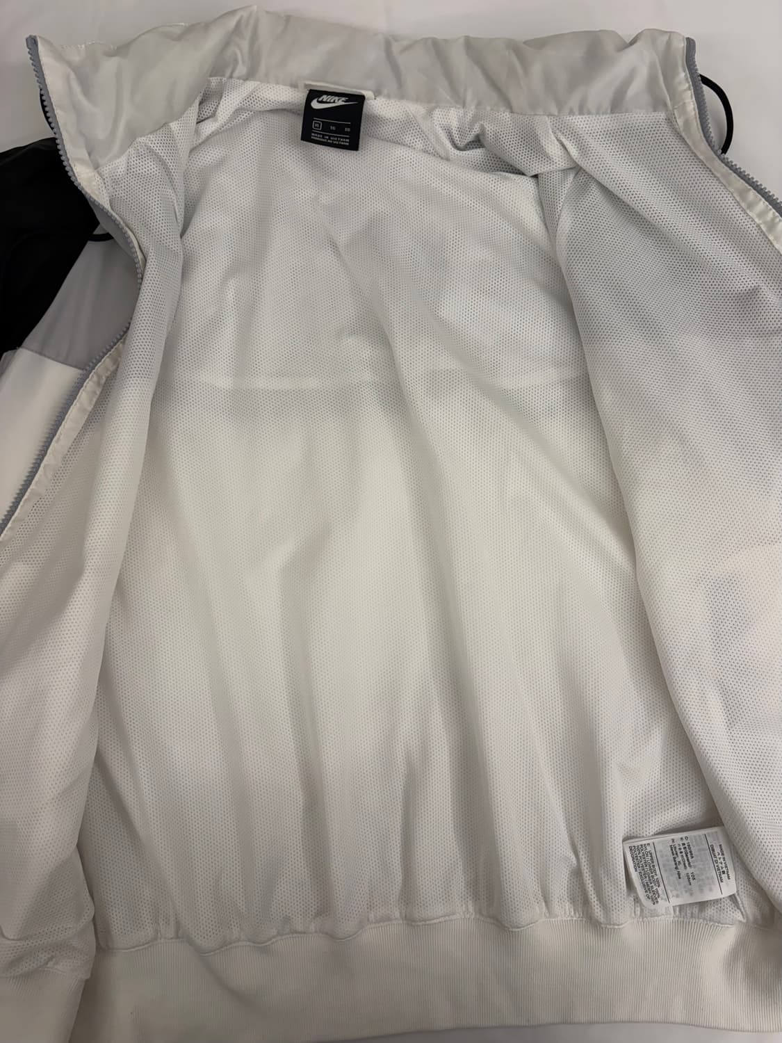 [XL] 나이키 바람막이 자켓 블랙/화이트/그레이 상품이미지5
