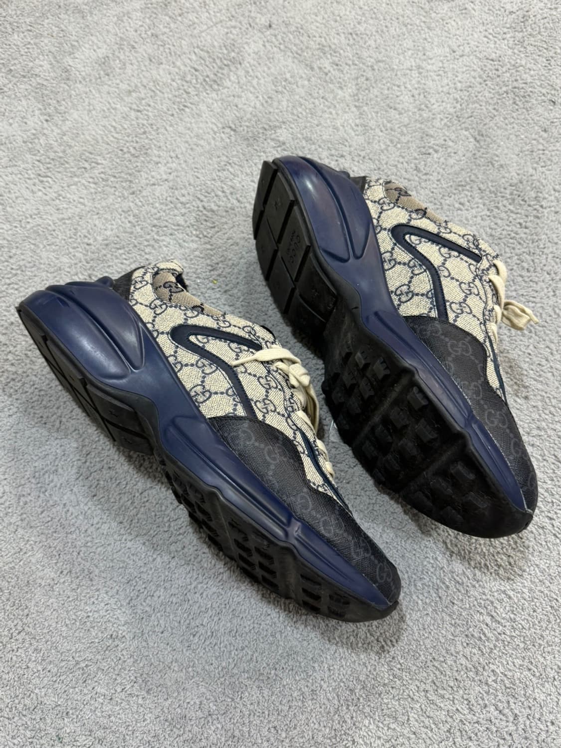 [정품] 구찌 GG 캔버스 라이톤 네이비 스니커즈 285 풀구성품 상품이미지4