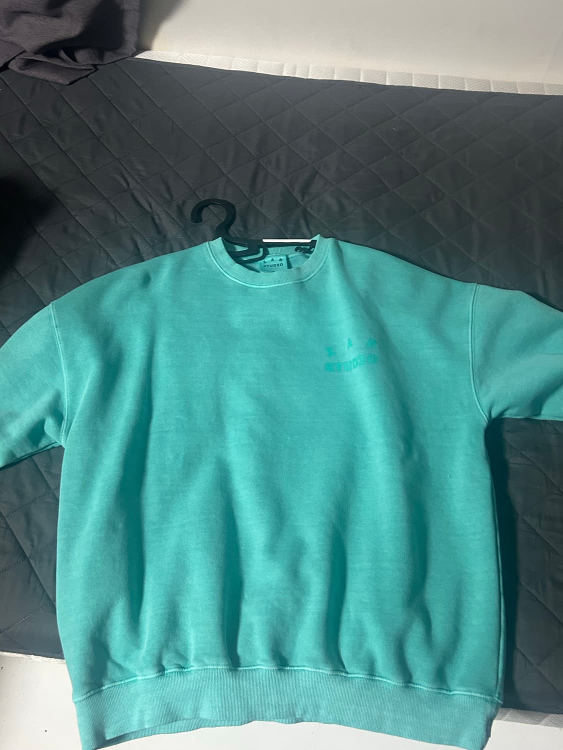 아이앱 스튜디오 피그먼트 스웨트셔츠  상품이미지3