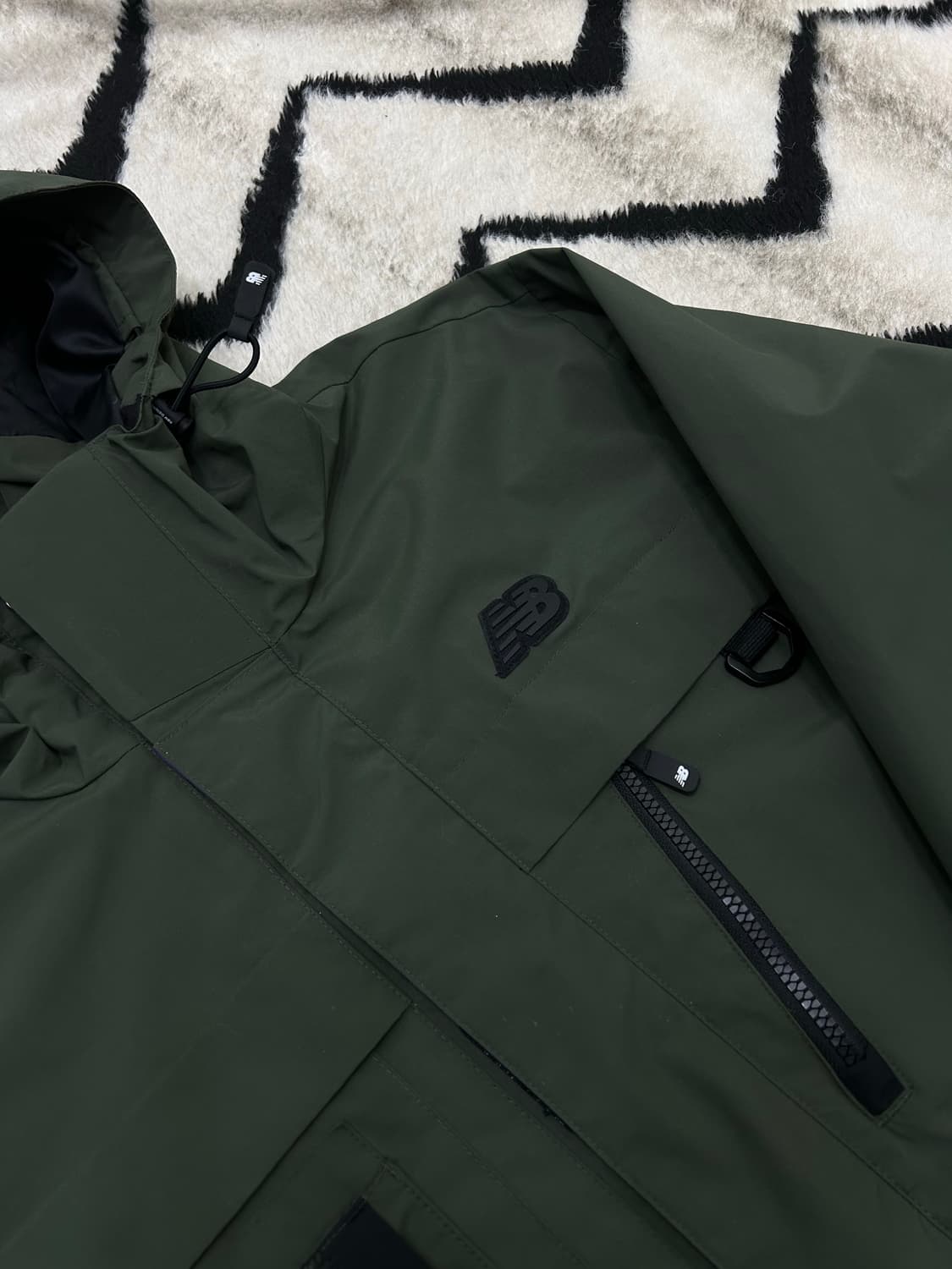 [S]뉴발란스 유틸리티 카고 후드바람막이/카키 상품이미지1