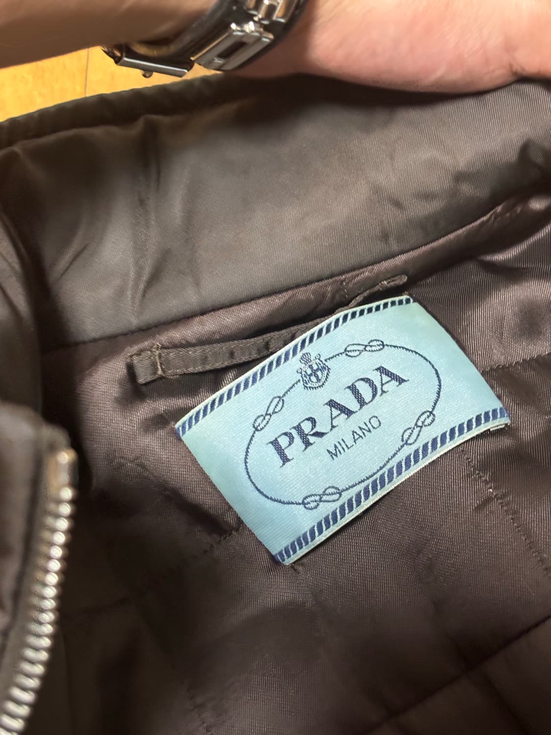 프라다 2009 나일론 레더 봄버 상품이미지7