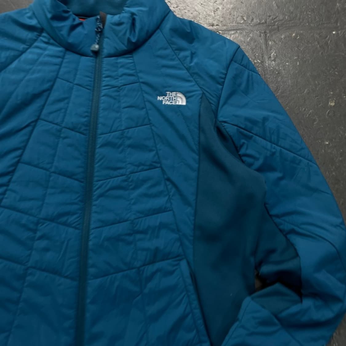 100 노스페이스 브이모션 경량패딩  상품이미지2