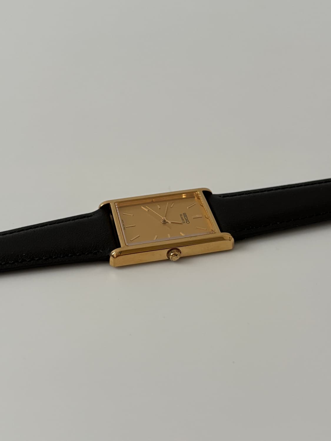 90s gold tank case quartz 상품이미지6