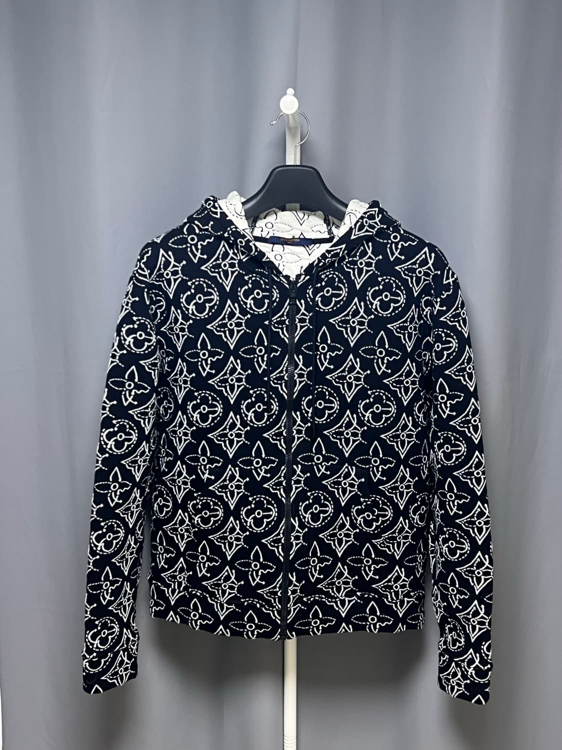 [정품] 백화점판 / L 루이비통xNBA 플라워 모노그램 후드집업 상품이미지1