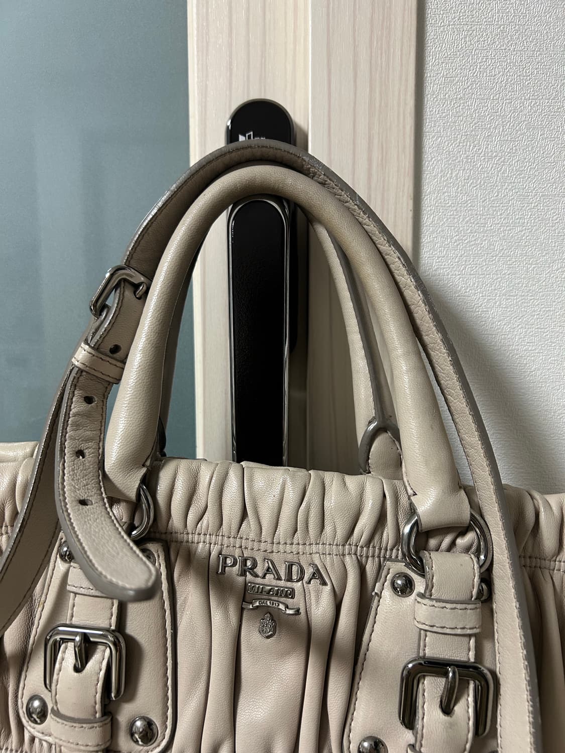 프라다 램스킨 호보 상품이미지2