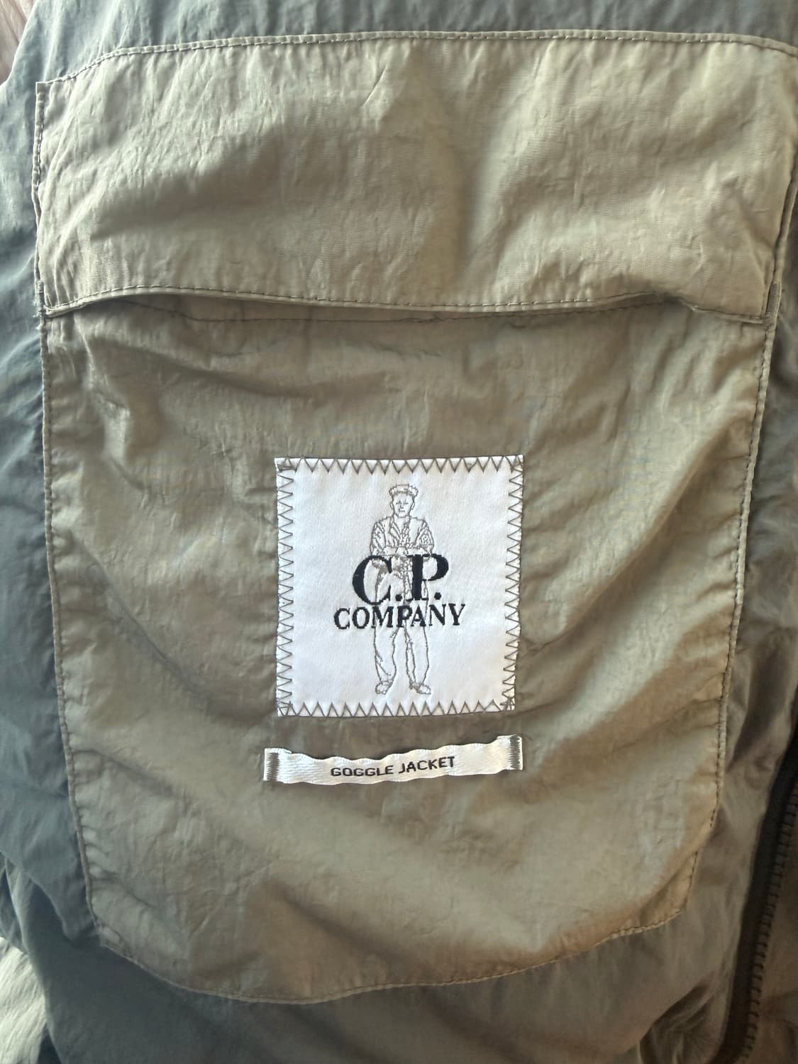 CP컴퍼니 크롬R 후드 렌즈 패딩 상품이미지7