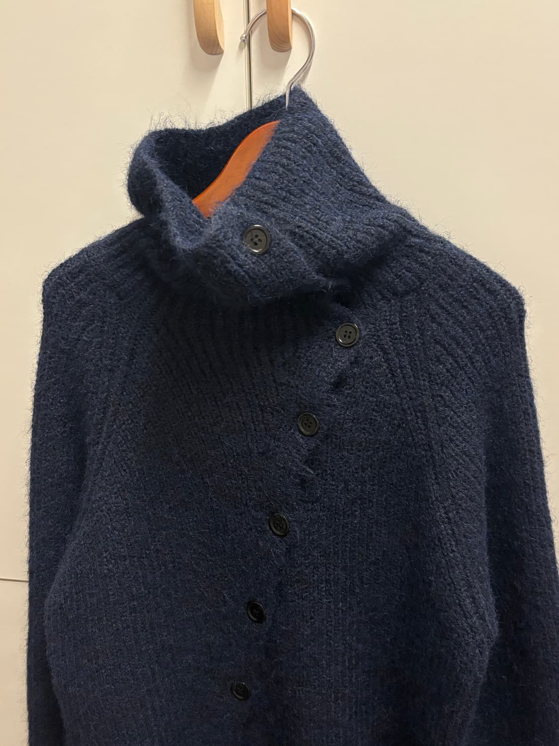 더블콩 하이넥 단추 터틀니트 네이비 상품이미지6