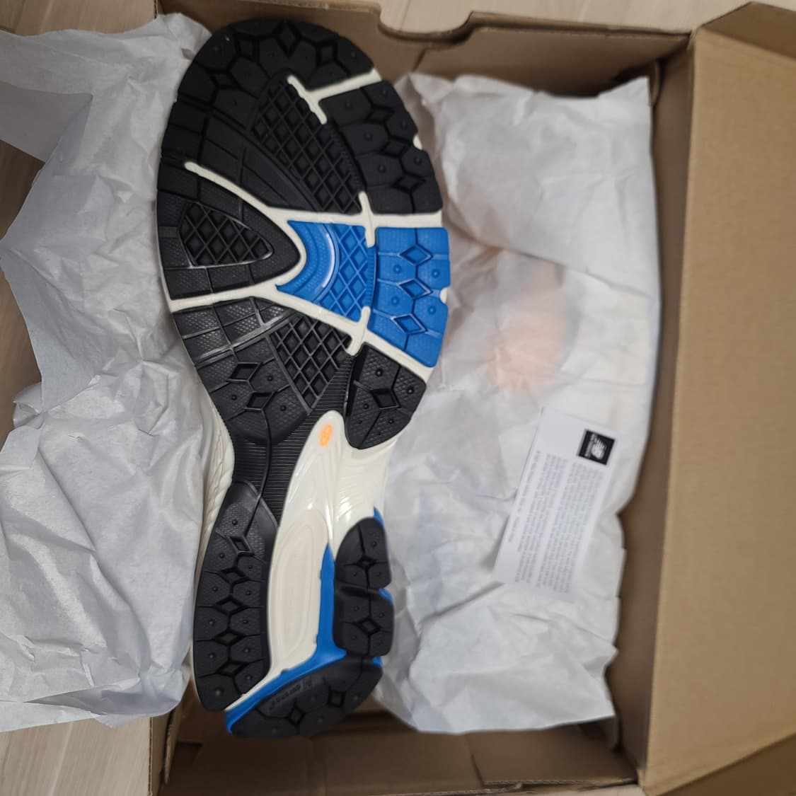 290 새제품 뉴발란스 2002R 화이트 남자 신발 운동화 285 295 상품이미지9