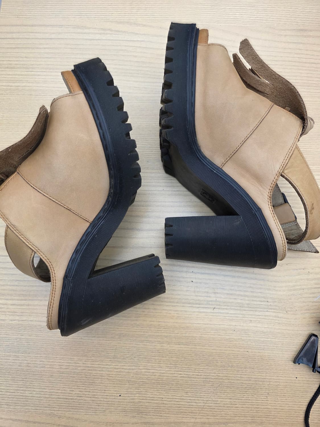 닥터마틴 세라피나 킬티 슬링백 샌들 UK4 상품이미지8