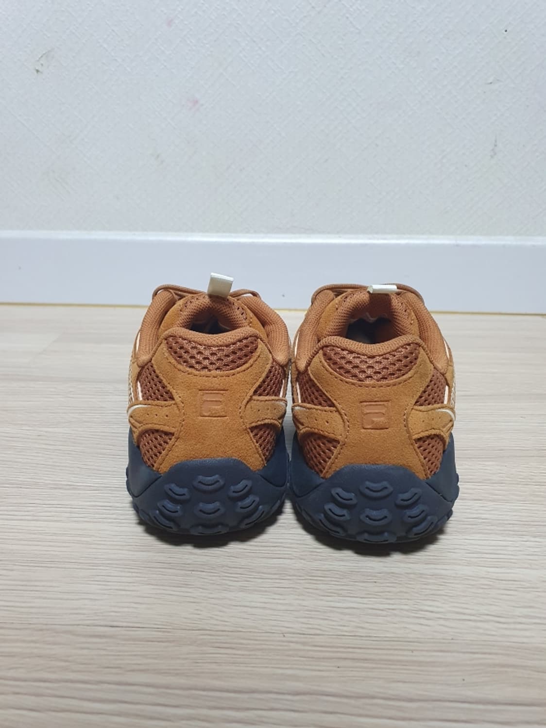휠라 에샤페 LX 카멜 스니커즈 250 상품이미지5