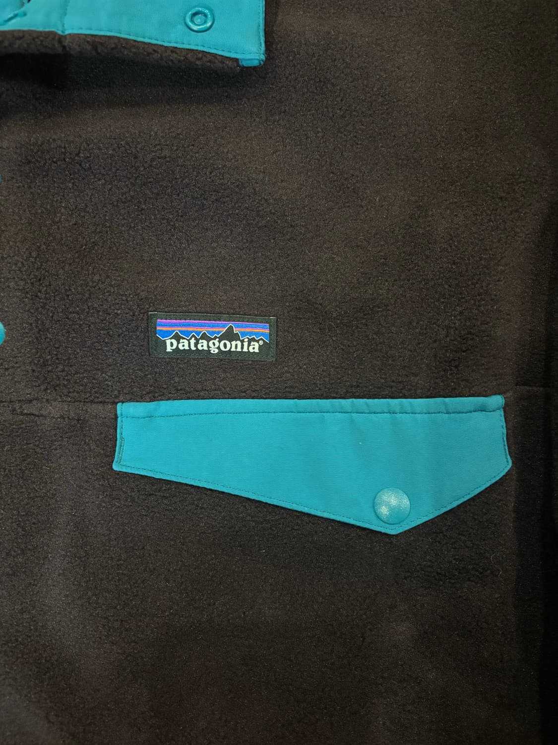 파타고니아 헤비웨이트 신칠라 옵시디언 플럼 M사이즈 팝니다. 상품이미지6