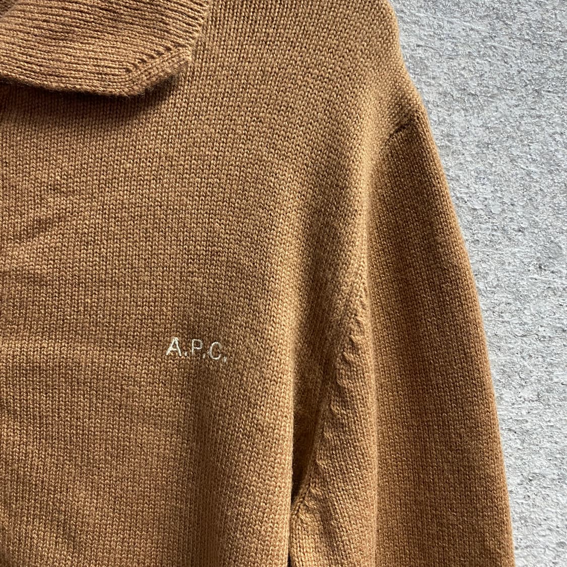 아페쎄 미니멀 크롭 카라넥 브라운 가디건 B3510 상품이미지3