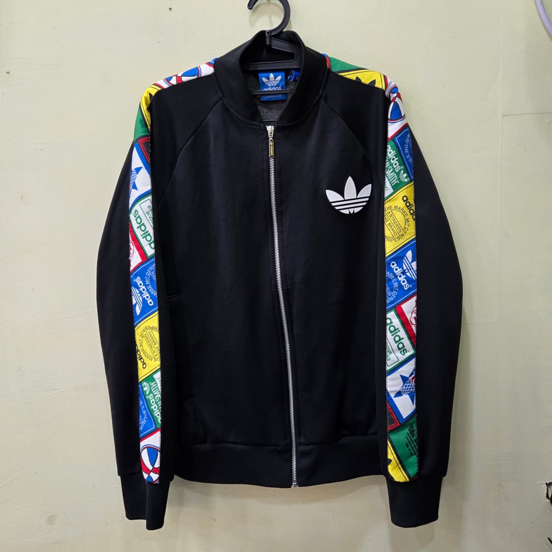 [105] 아디다스 오리지널스 멀티로고 트랙 세트 상품이미지1