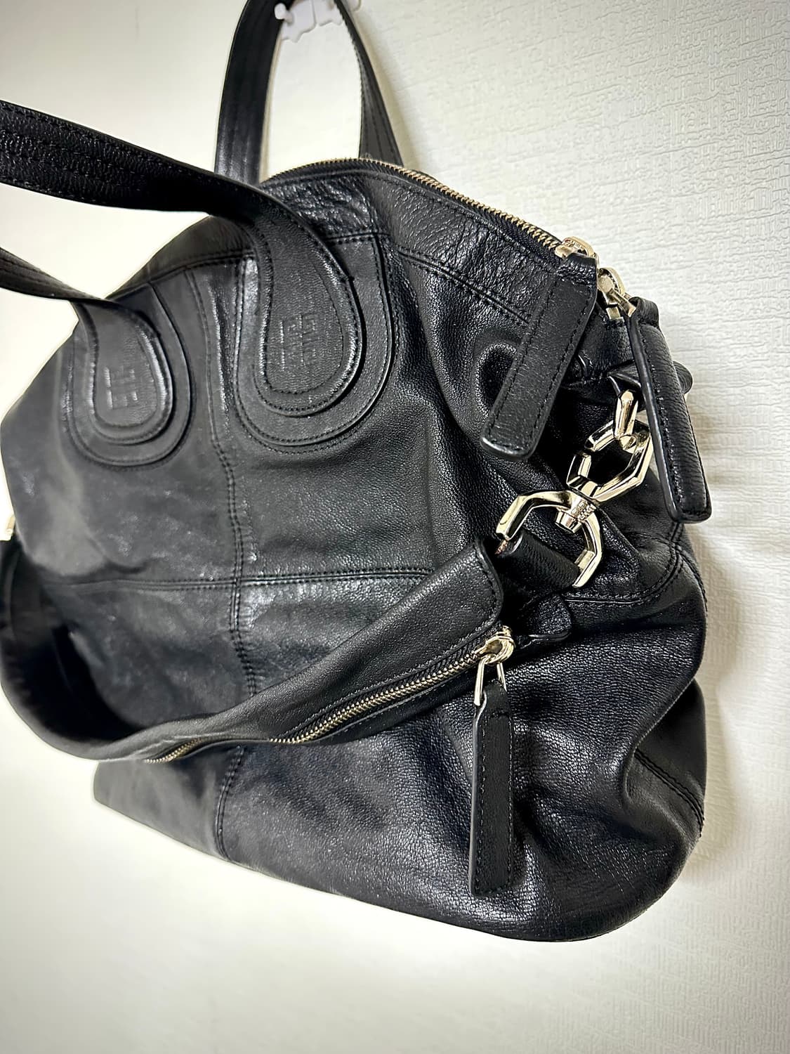 지방시 나이팅게일 미디움 토트숄더백 블랙 상품이미지2