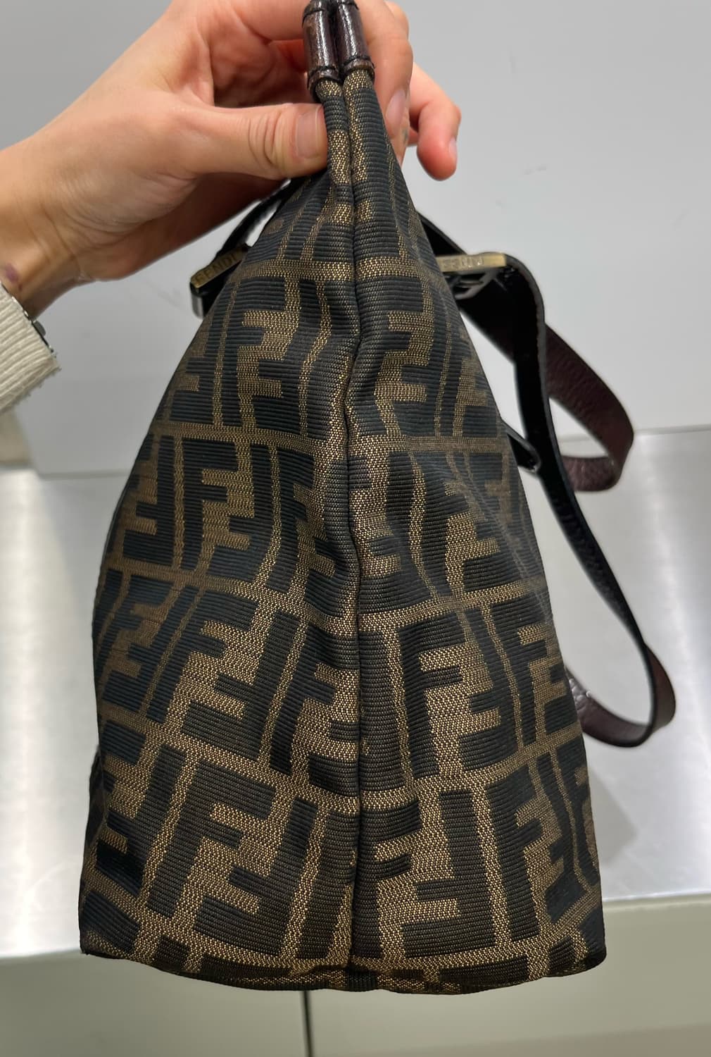 펜디 쇼퍼백 상품이미지2