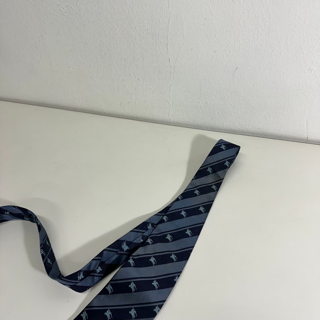 OS 버버리 런던 네이비 멀티로고 실크100% 넥타이 상품이미지4