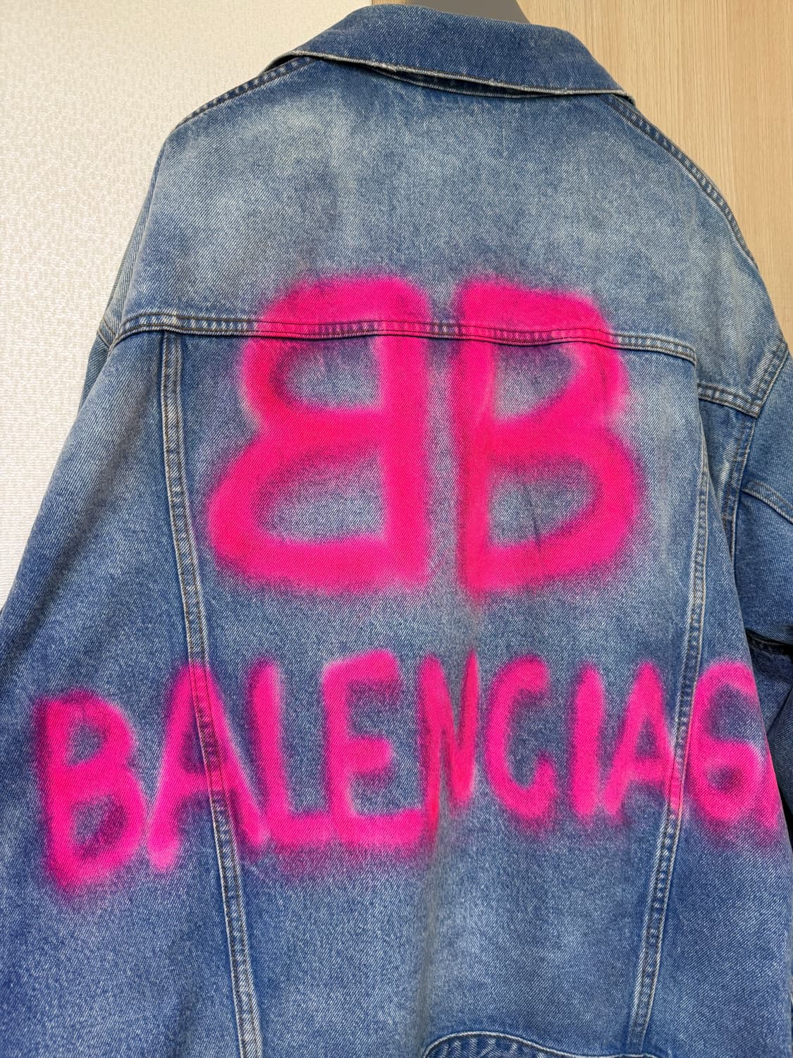 [S] 발렌시아가 BB 스프레이 데님 오버핏 자켓 상품이미지2