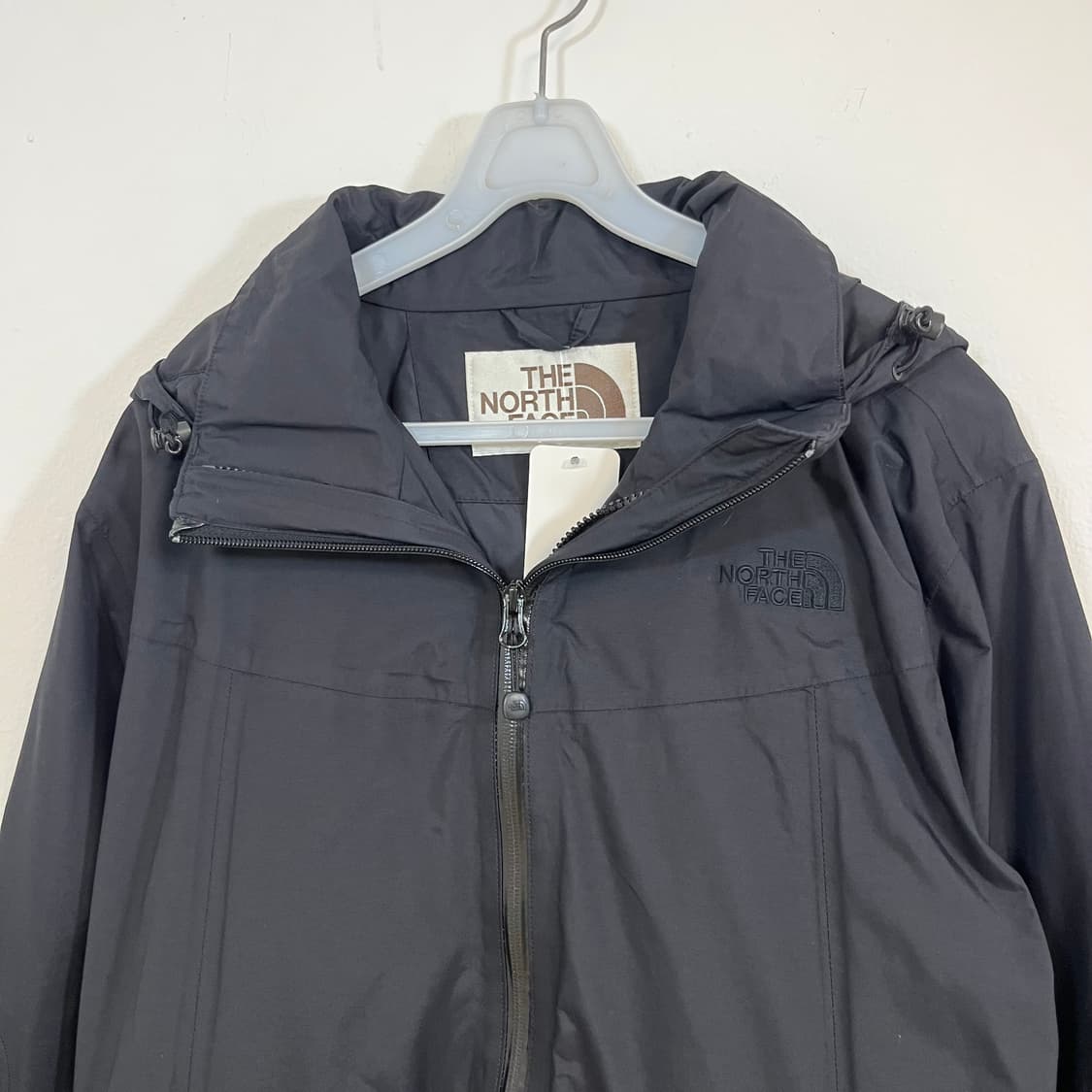The North Face WhiteLabel black windbrek 상품이미지5