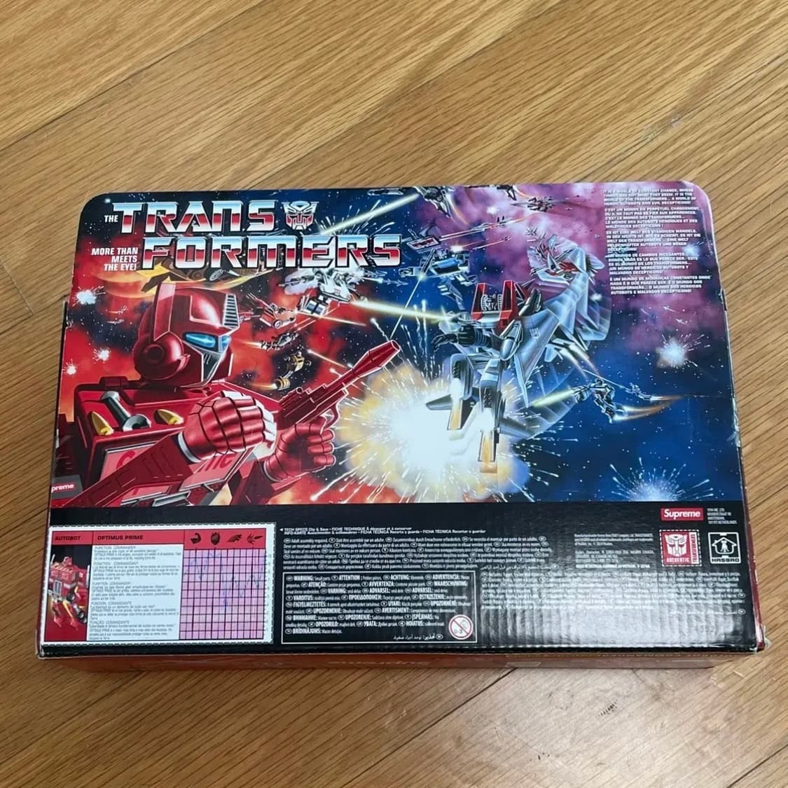 슈프림 x 트랜스포머 G1 옵티머스 프라임 피규어 레드 상품이미지2