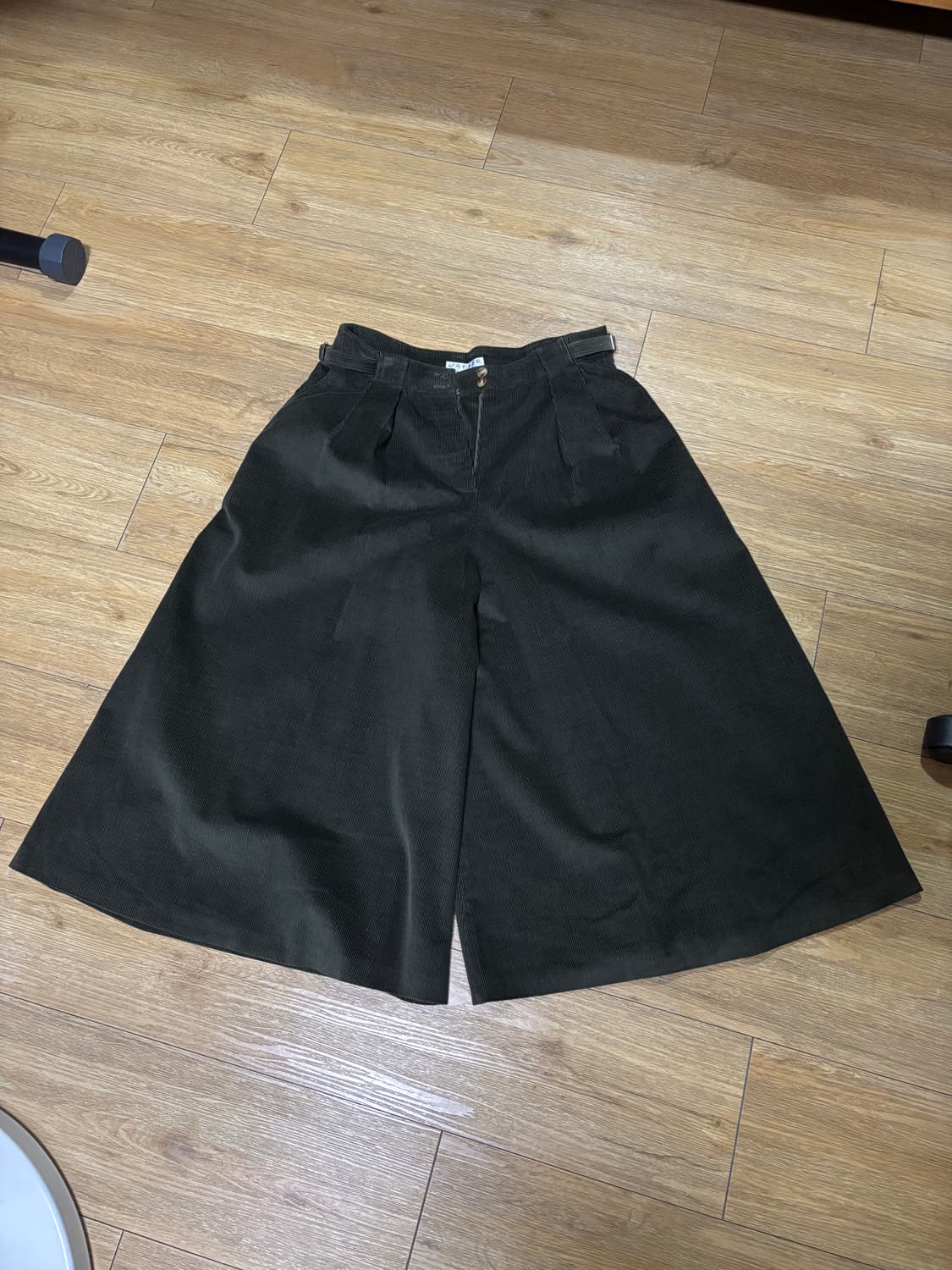 JAEGER 코듀로이 와이드 팬츠(7부) 상품이미지1