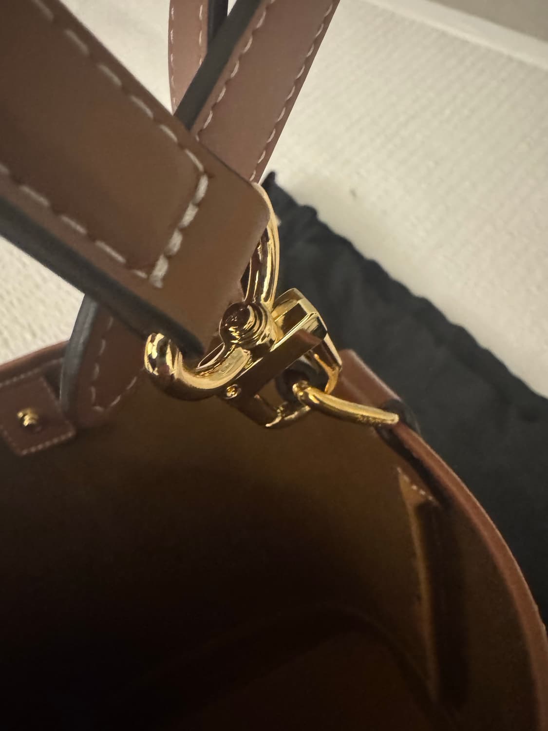 셀린느 버킷백 스몰 민트급 상품이미지7