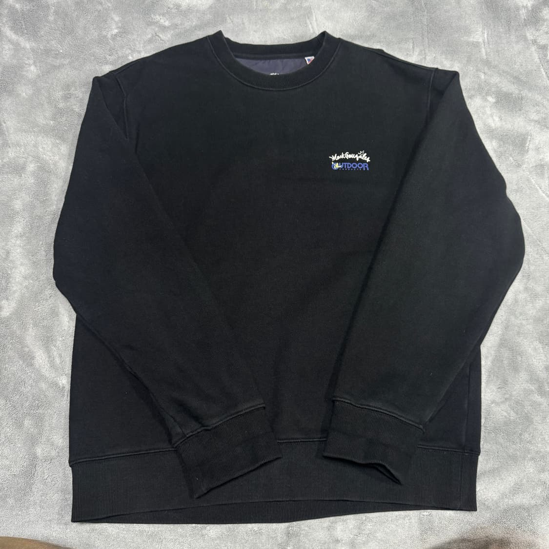 마크곤잘레스 X 아웃도어프로덕트 맨투맨 상품이미지1