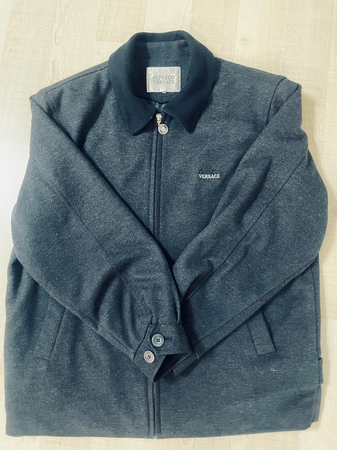 베르사체 로고 배색카라 울자켓 크롭자켓 상품이미지5