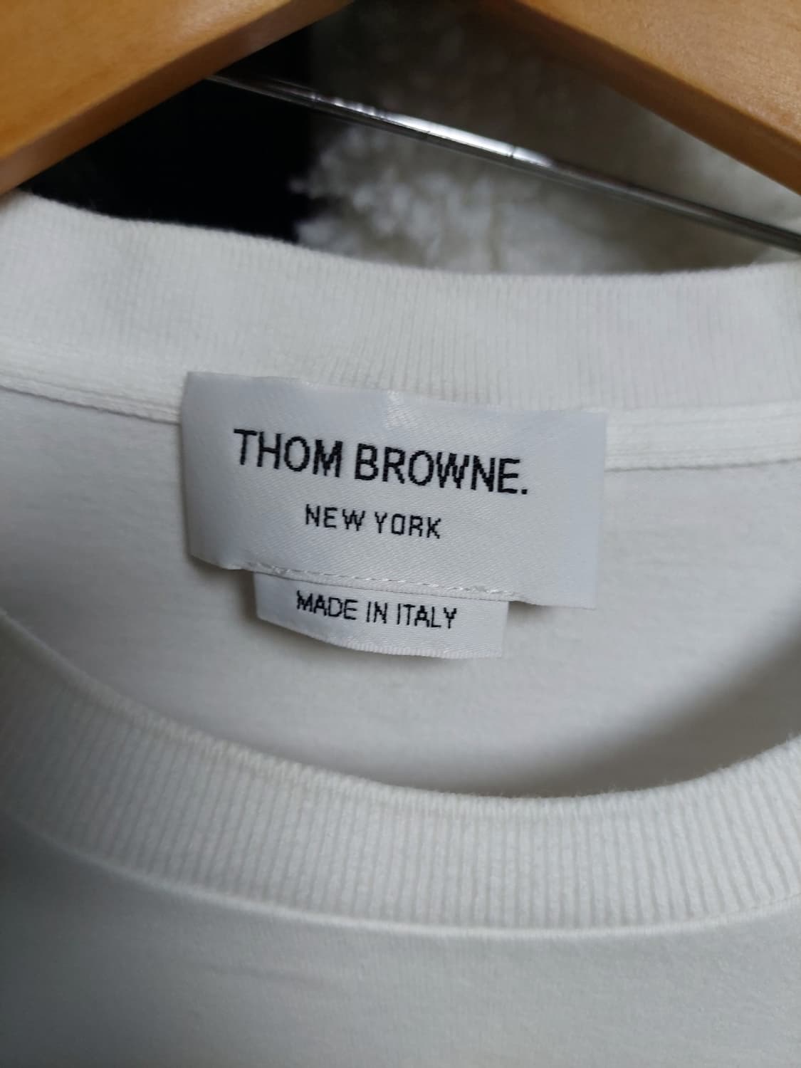 톰브라운 사선 완장 흰색 롱슬리브 정품검수완료 실측100 상품이미지4