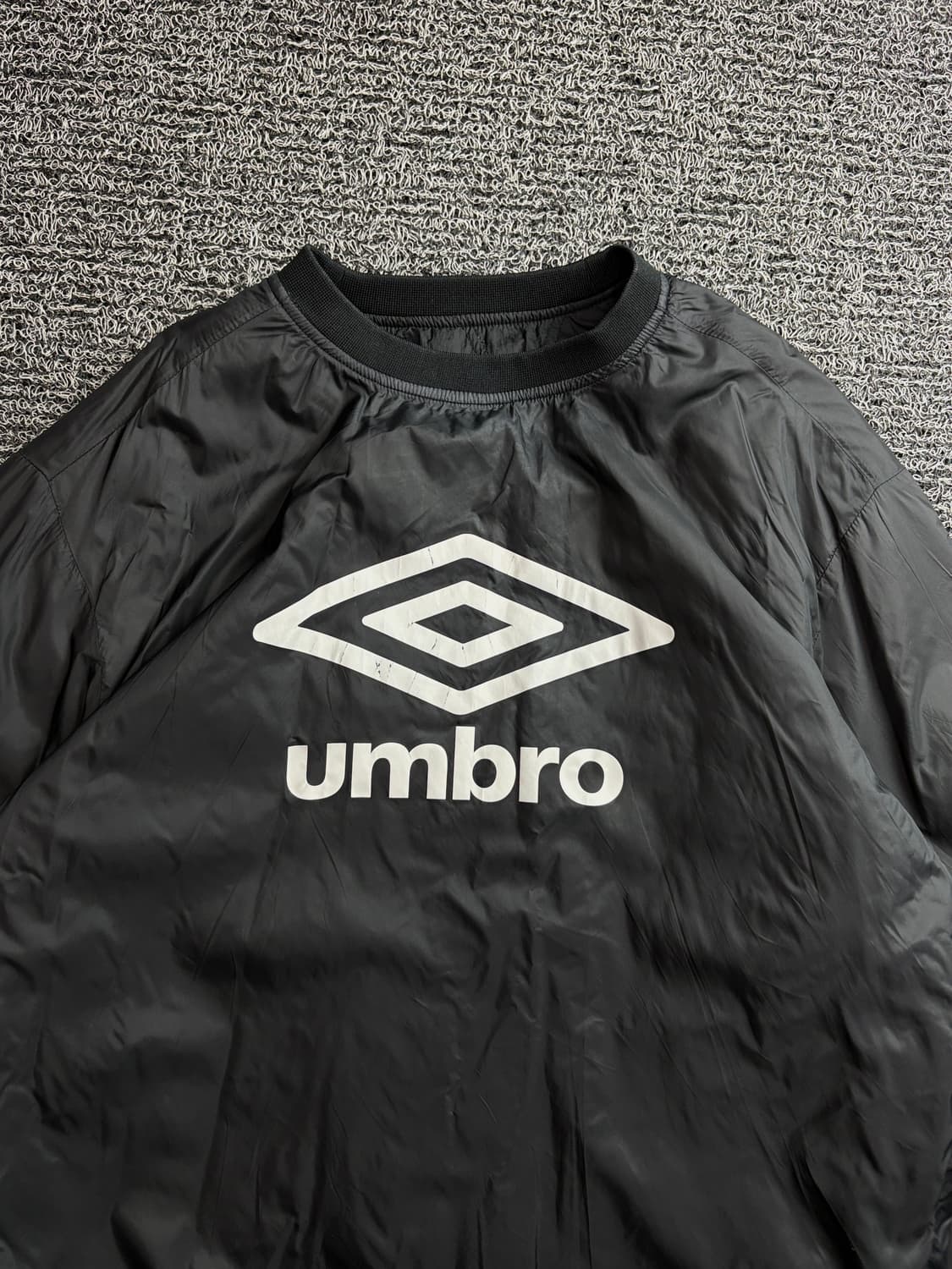 엄브로 나일론 에슬레틱 리버시블 웜업 블랙 3605 상품이미지1