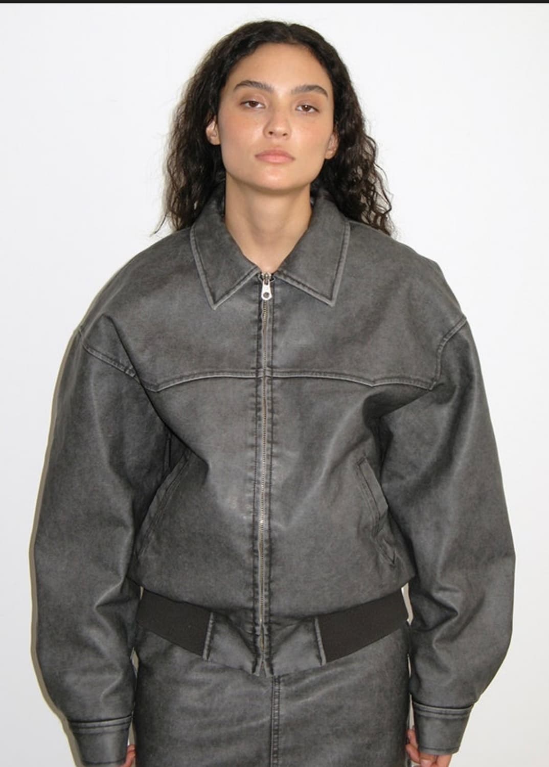 폴리수엠 레더 자켓 상품이미지1