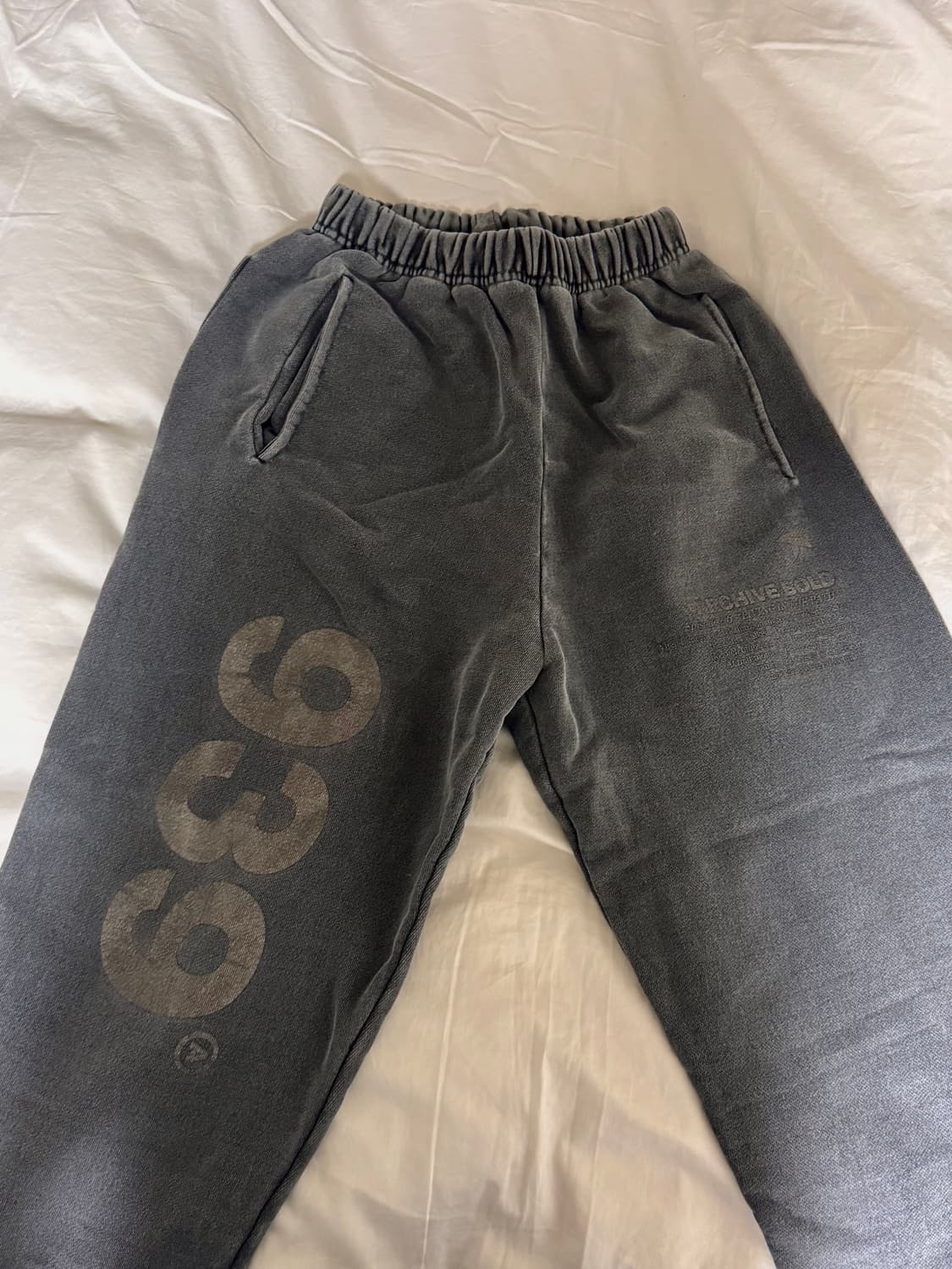 아카이브 볼드 939 로고 스웻 팬츠 차콜 S 상품이미지5