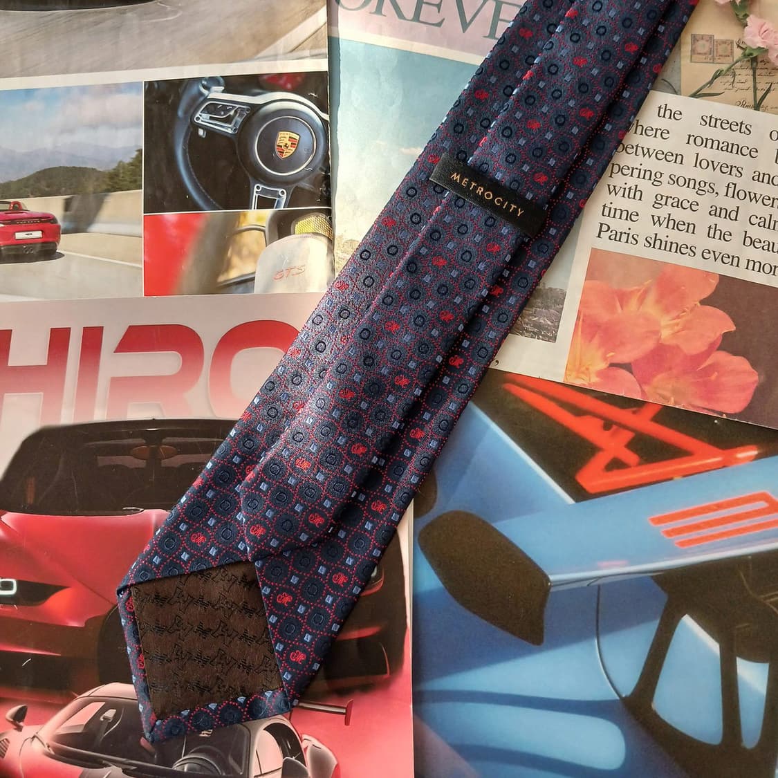 메트로시티 네이비 패턴 실크 넥타이 8.6cm A등급 A19027
 상품이미지4