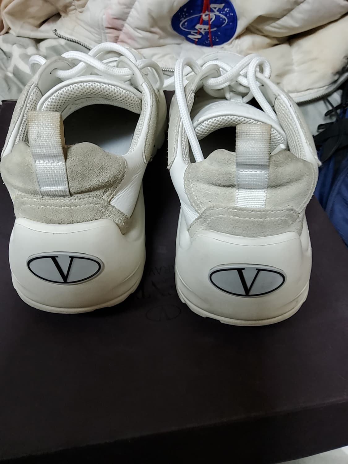 발렌티노 가라바니 스니커즈 검보이 43 상품이미지3