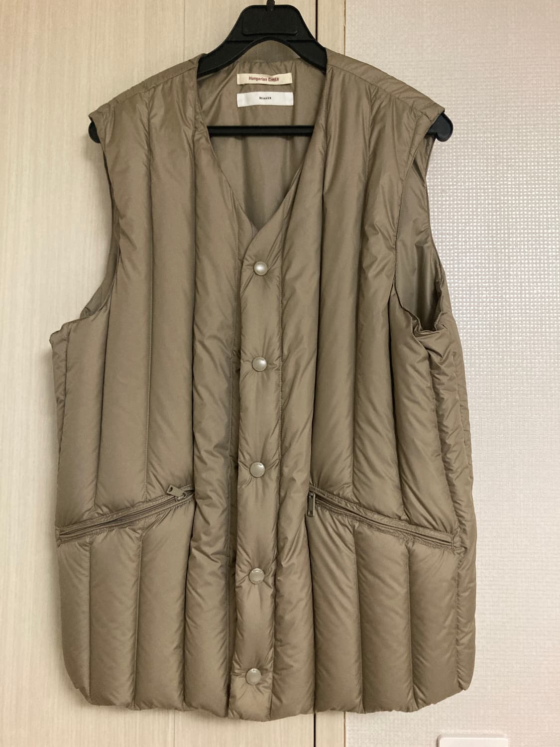 비이커 헝가리 구스다운 패딩 조끼 상품이미지1