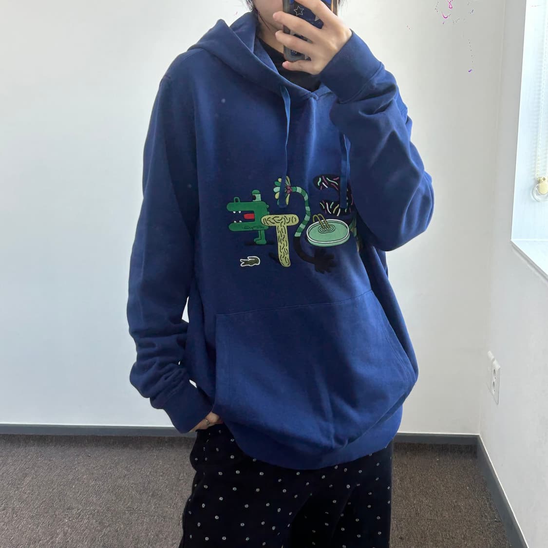 Lacoste 라코스테 그래픽 자수 로고 블루 후드티 상품이미지2