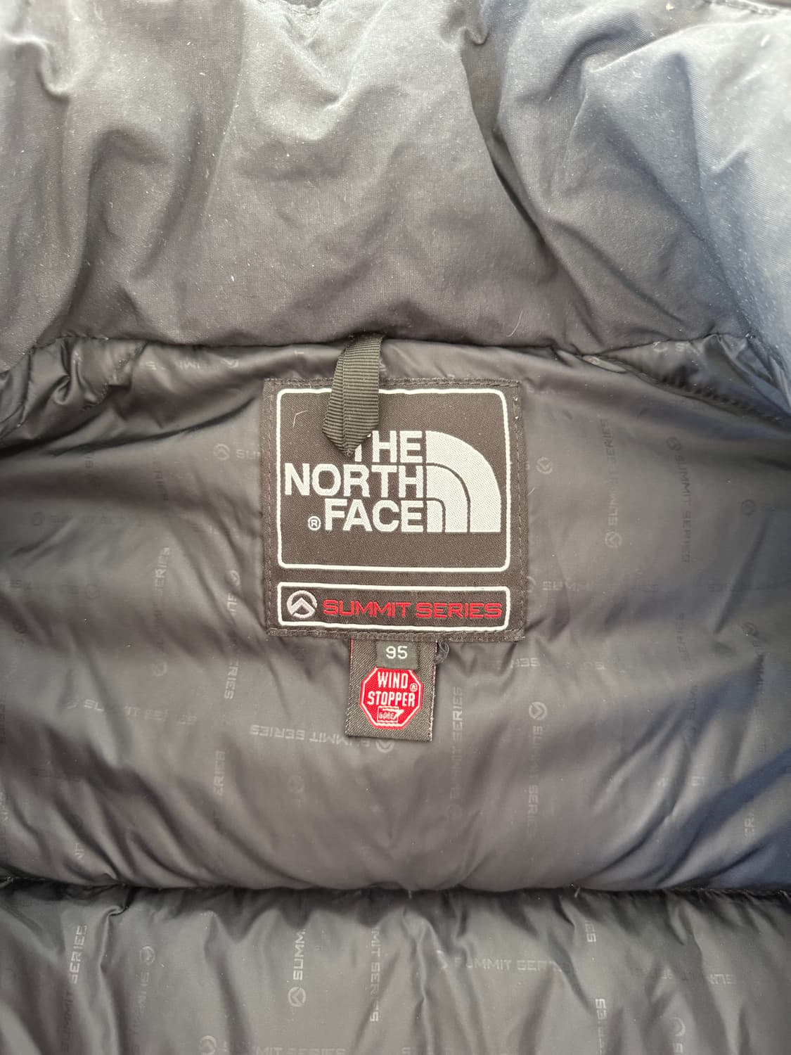 노스페이스(THE NORTH FACE) 써밋 구스다운 패딩(부분 움 현상 상품이미지9