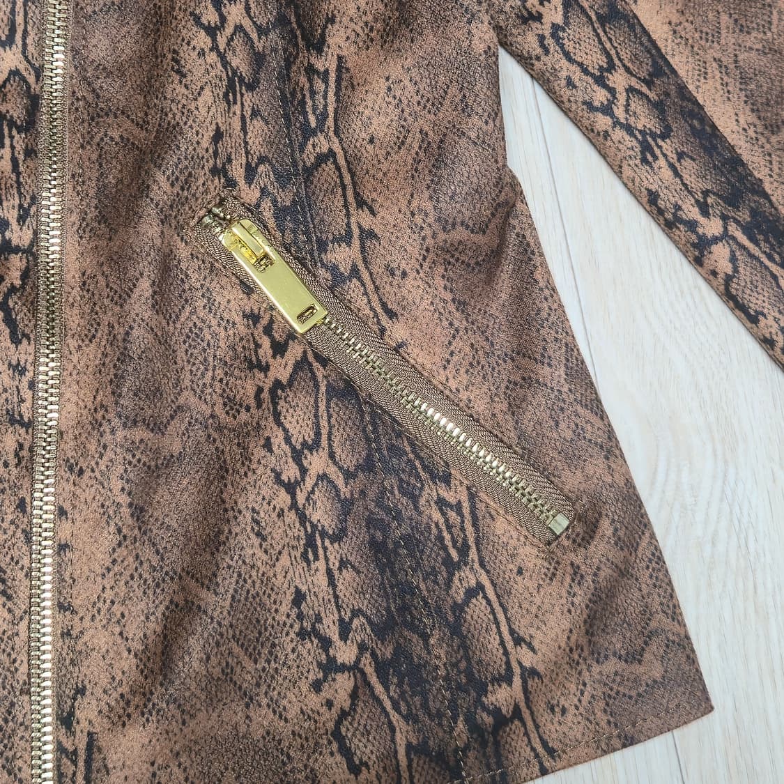 XS) Philosophy Faux Leather 파이톤 자켓 상품이미지3