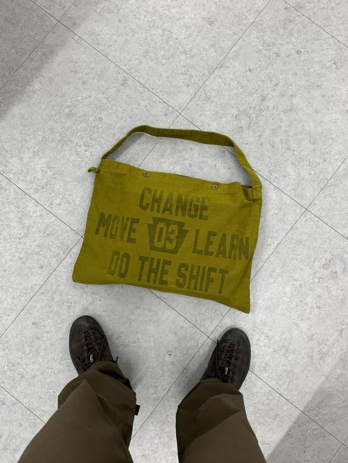 컬렉트피시스 CML 메신저백 올리브그린 상품이미지1