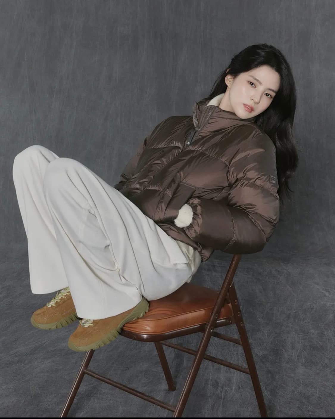 휠라 한소희패딩 플로우다운 초코 S사이즈 새상품 상품이미지1