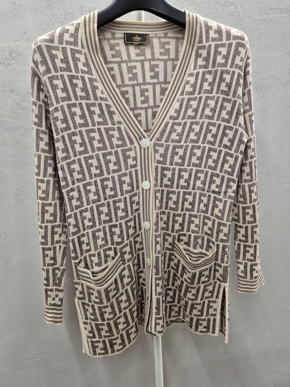 펜디 FF 로고 니트 가디건 베이지 상품이미지2
