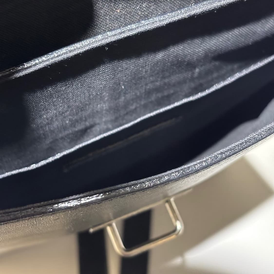 드리스 반 노튼 레더 크로스백 상품이미지5