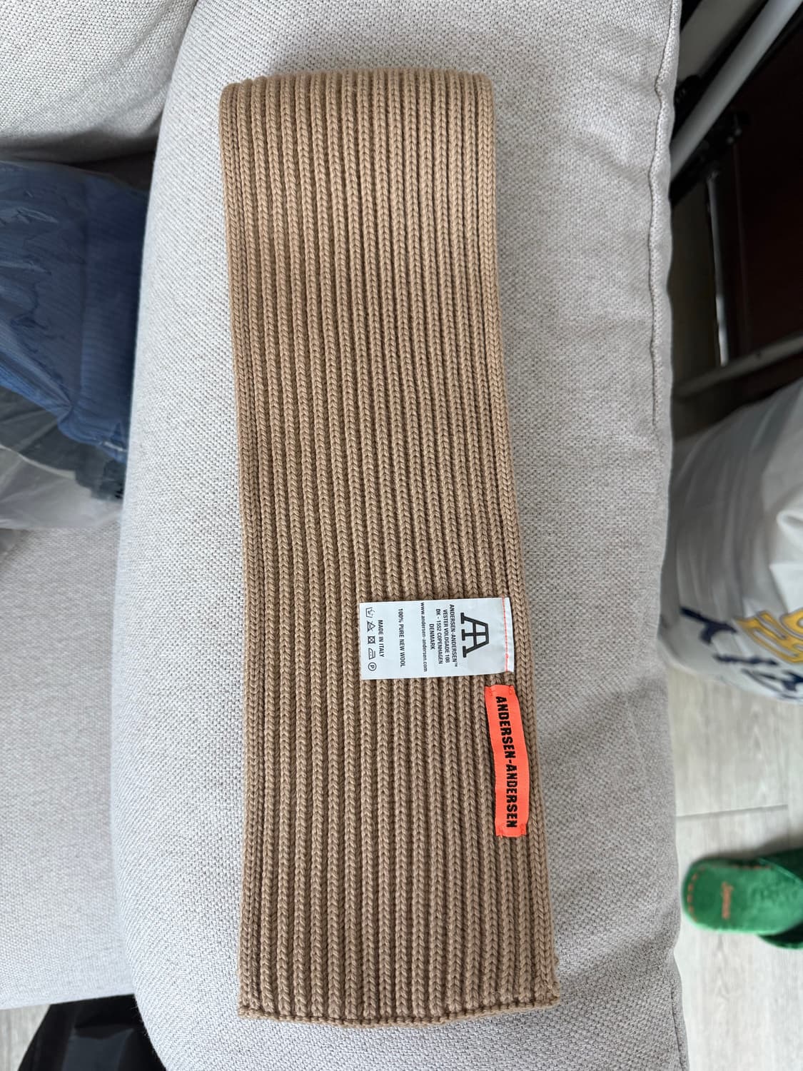 안데르센 안데르센 숏 머플러 카멜 상품이미지3