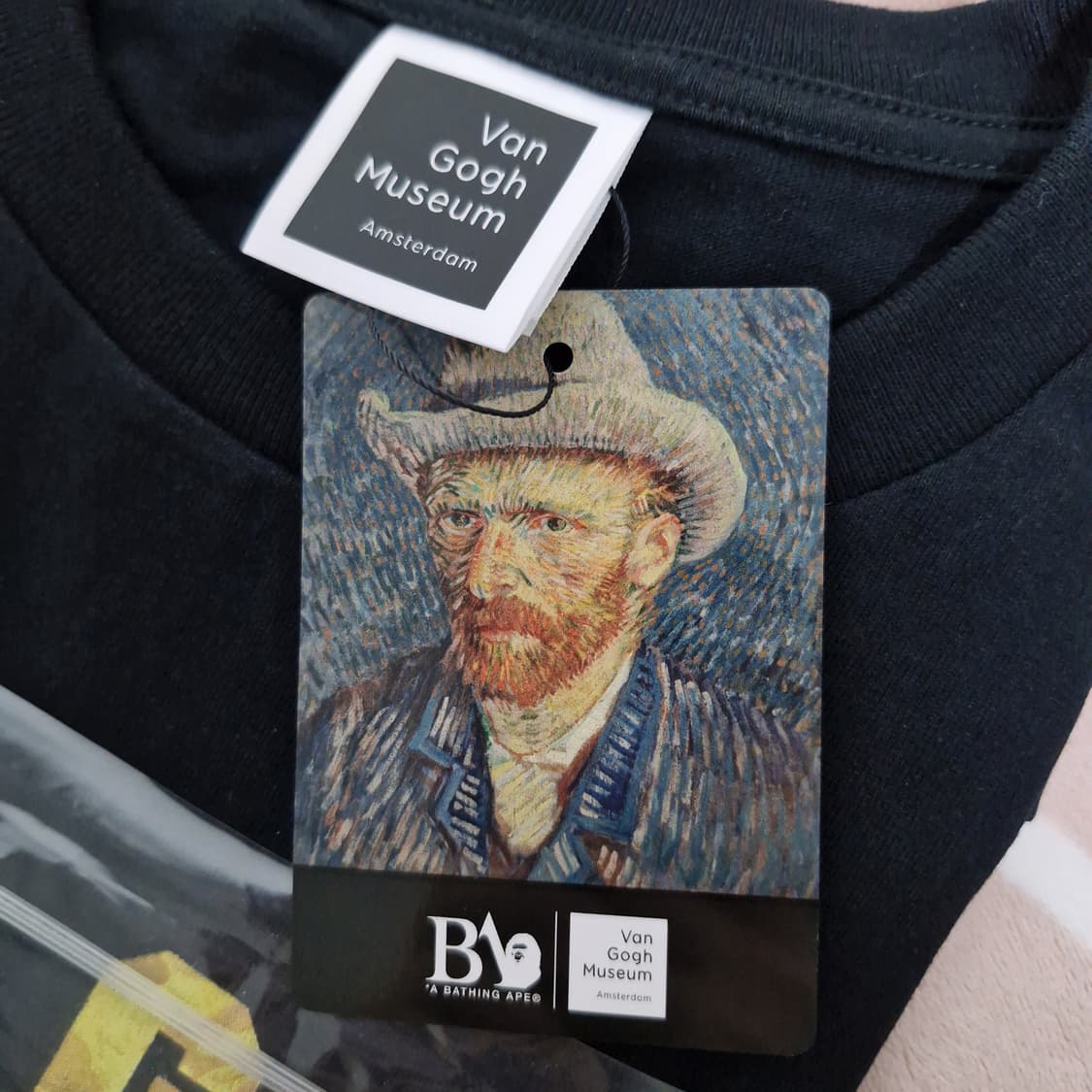 베이프 반고흐 뮤지엄 컬리지 반팔 티셔츠 블랙 옐로우 반 고흐 해바라기 상품이미지5