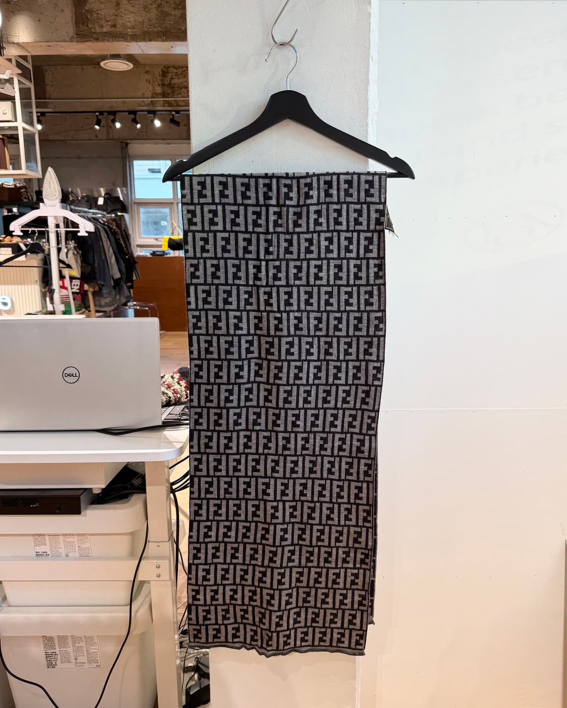 펜디 블랙 주카 머플러  상품이미지2