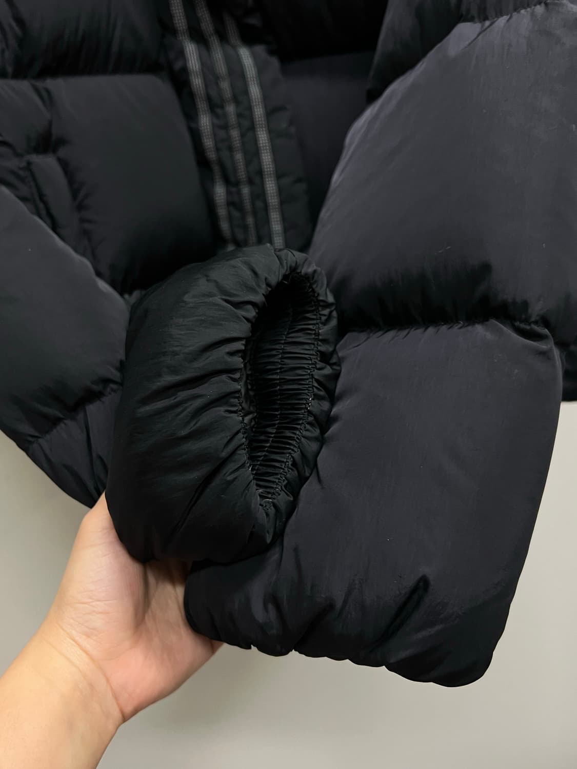 아디다스 쇼트 다운 자켓 블랙 상품이미지4