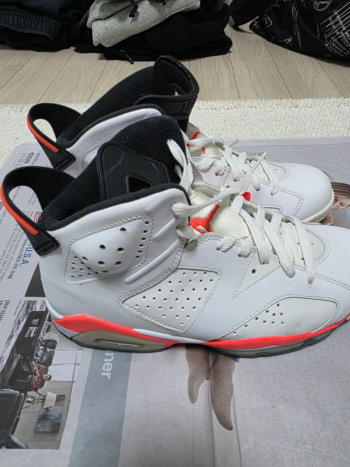 조던6 레트로 인프라레드 260mm 판매합니다. 상품이미지2