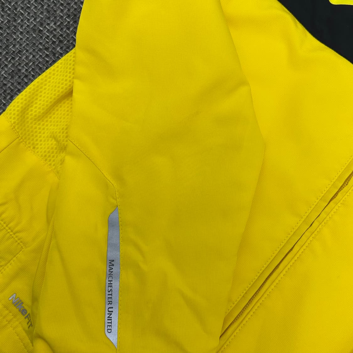 나이키 맨유 09-10 시즌 올드스쿨 옐로우 바람막이 S 상품이미지6