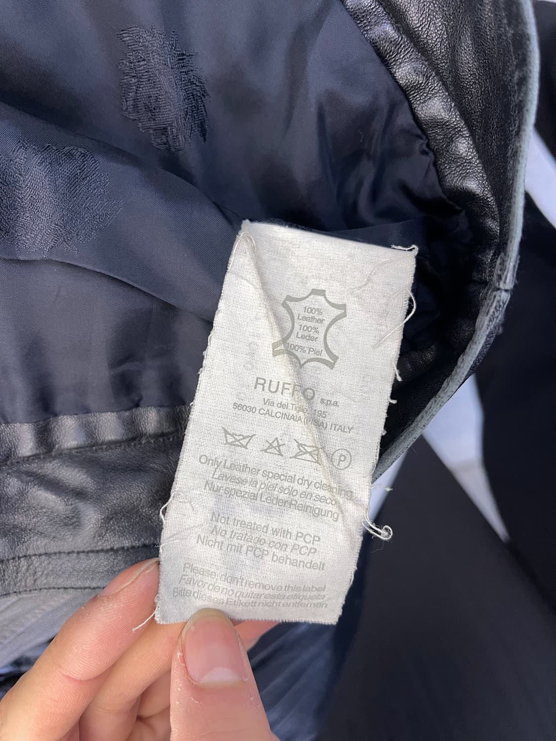 지아니 베르사체 8-90s 플리츠 레더 자켓 상품이미지9