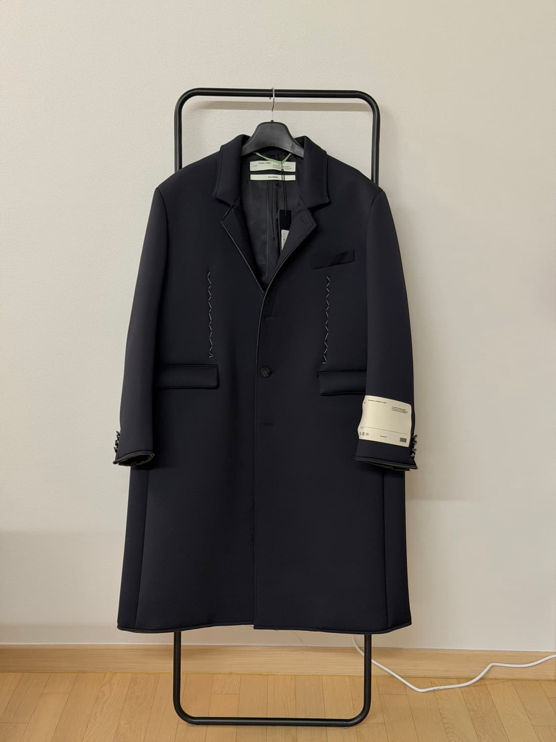 오프화이트 스쿠바 코트 컬렉션 피스 상품이미지2