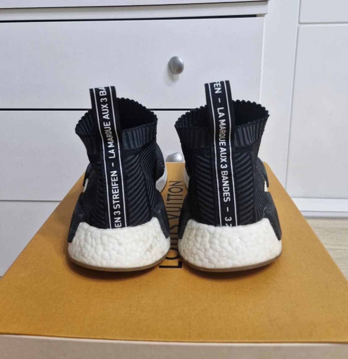 아디다스 NMD 시티삭 블랙검 운동화 상품이미지3